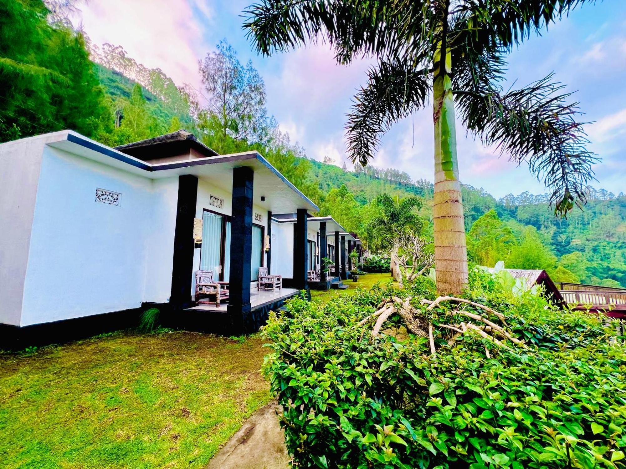 Batur Cliff Panorama *